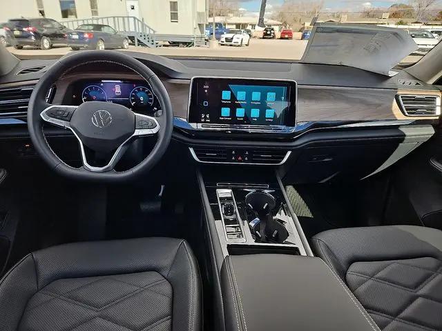 2026 Volkswagen Atlas SE with Technology