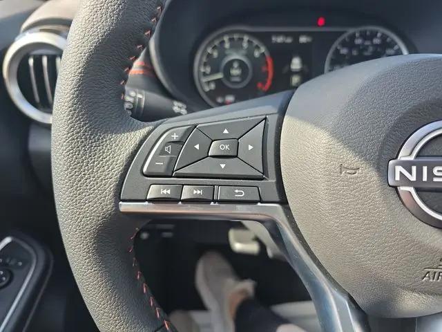 2025 Nissan Versa 1.6 SR