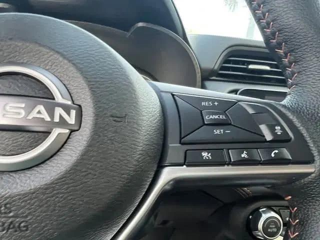 2025 Nissan Versa 1.6 SR