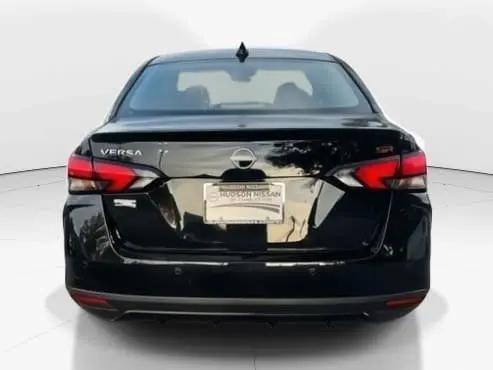 2025 Nissan Versa 1.6 SR