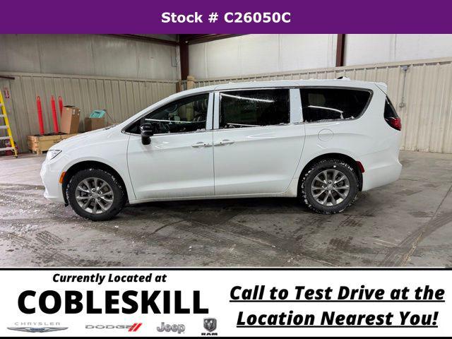 2026 Chrysler Pacifica Select AWD