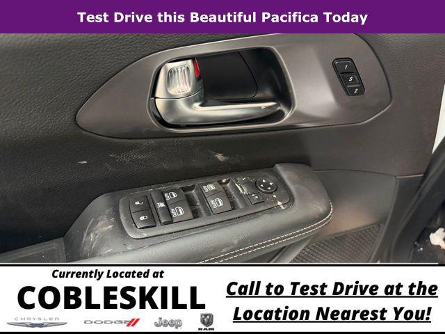 2026 Chrysler Pacifica Select AWD