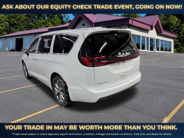 2026 Chrysler Pacifica Select AWD