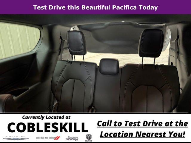 2026 Chrysler Pacifica Select AWD