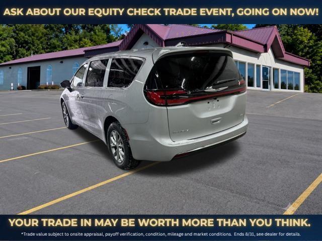 2026 Chrysler Pacifica Select AWD