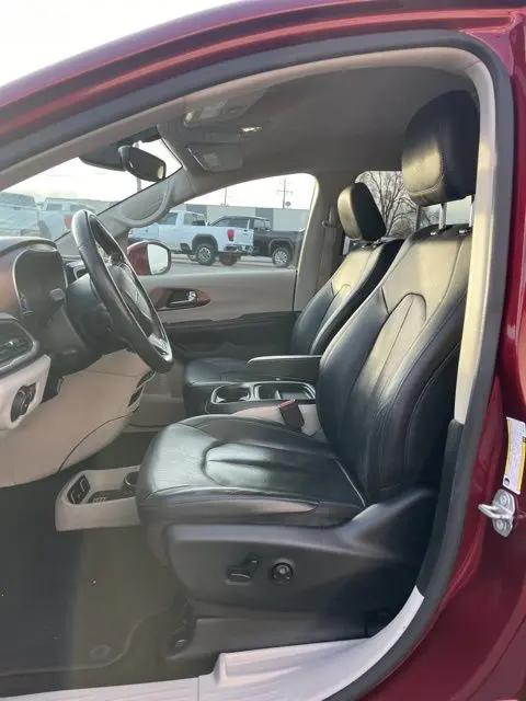 2019 Chrysler Pacifica Hybrid Touring L