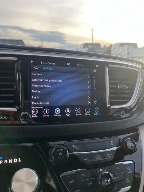2019 Chrysler Pacifica Hybrid Touring L