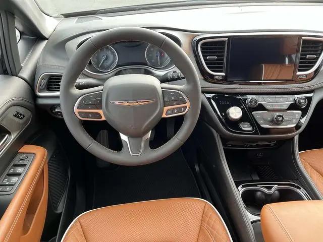 2026 Chrysler Pacifica Pinnacle AWD