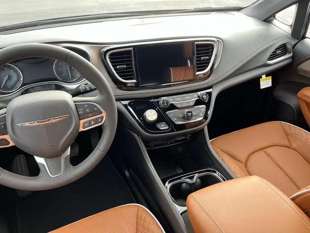 2026 Chrysler Pacifica Pinnacle AWD