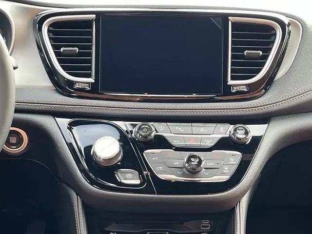 2026 Chrysler Pacifica Pinnacle AWD