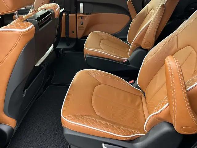 2026 Chrysler Pacifica Pinnacle AWD