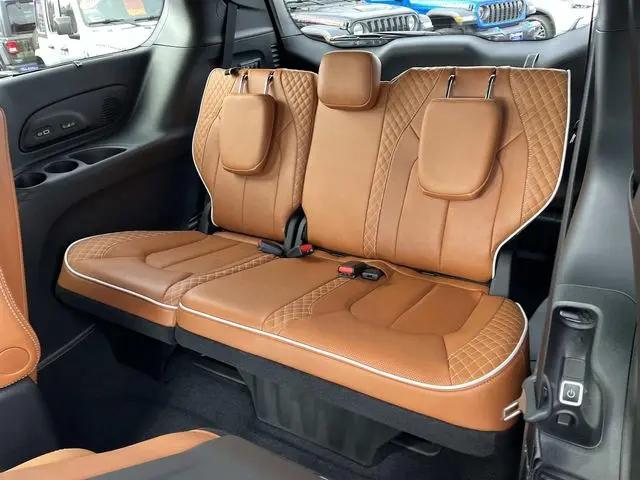 2026 Chrysler Pacifica Pinnacle AWD