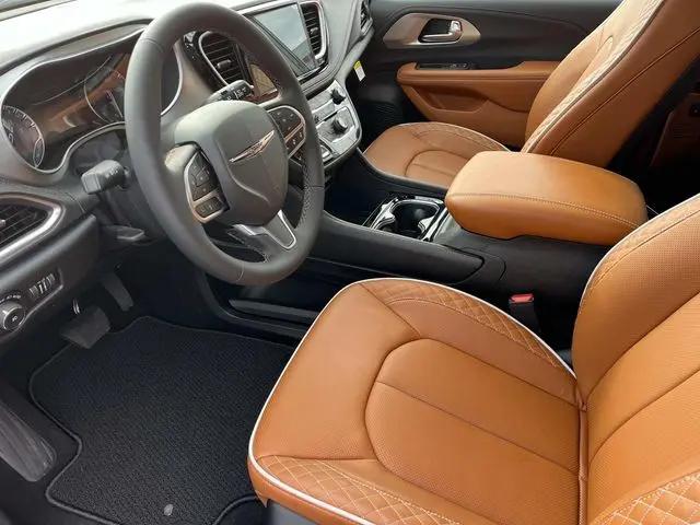 2026 Chrysler Pacifica Pinnacle AWD