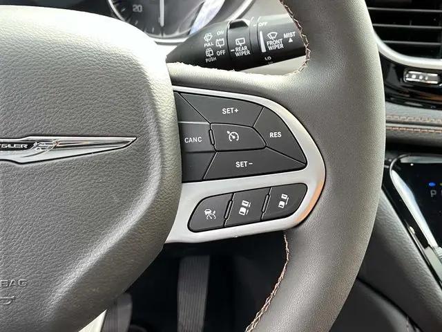 2026 Chrysler Pacifica Pinnacle AWD