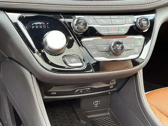 2026 Chrysler Pacifica Pinnacle AWD