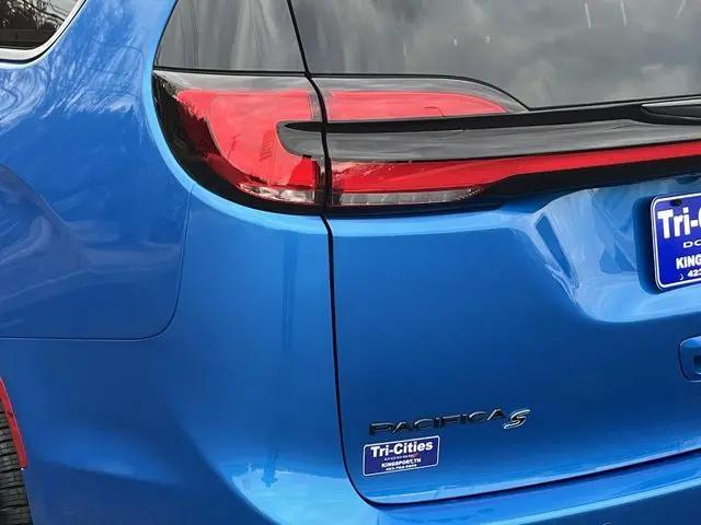 2026 Chrysler Pacifica Select AWD