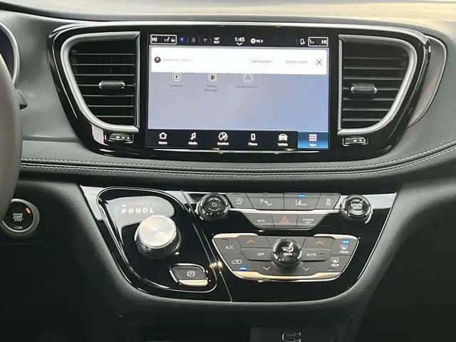2026 Chrysler Pacifica Select AWD