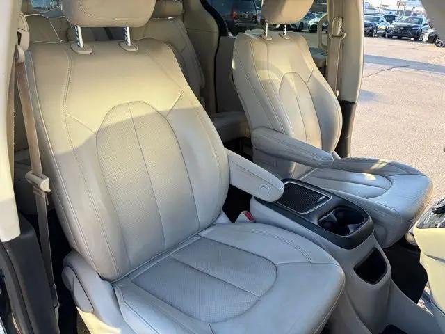 2021 Chrysler Pacifica Touring L