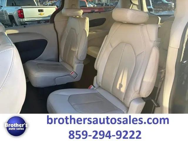 2021 Chrysler Pacifica Touring L