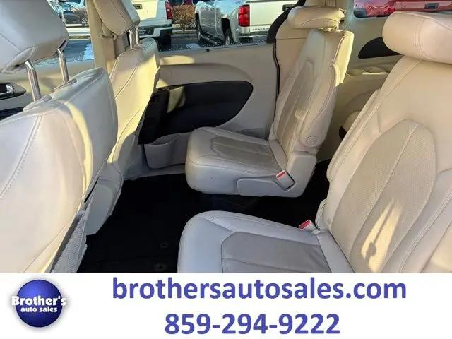 2021 Chrysler Pacifica Touring L
