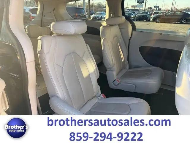 2021 Chrysler Pacifica Touring L