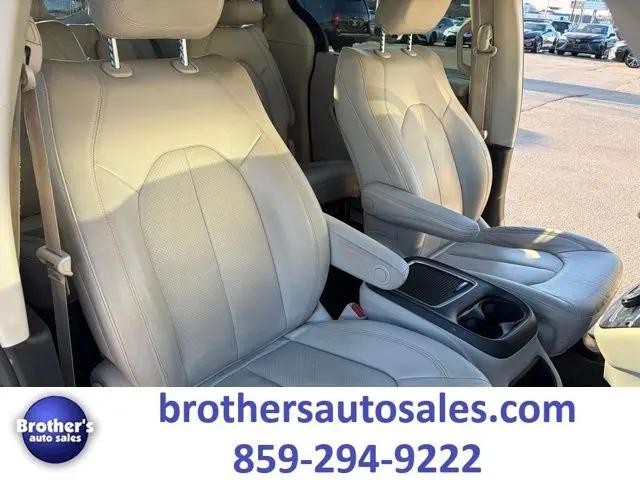 2021 Chrysler Pacifica Touring L