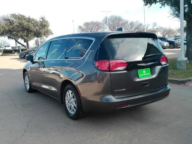 2023 Chrysler Voyager LX