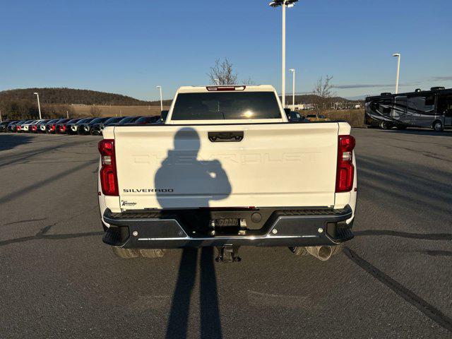 2026 Chevrolet Silverado 3500HD Crew Cab, Long Bed, WT Dual Rear Wheel, RWD