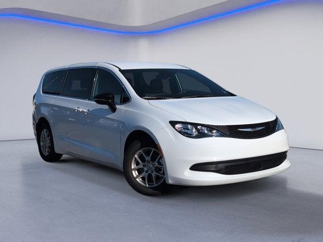 2025 Chrysler Voyager LX