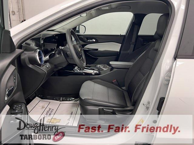 2025 Chevrolet Trax FWD LT