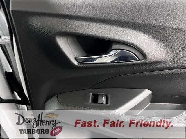 2025 Chevrolet Trax FWD LT