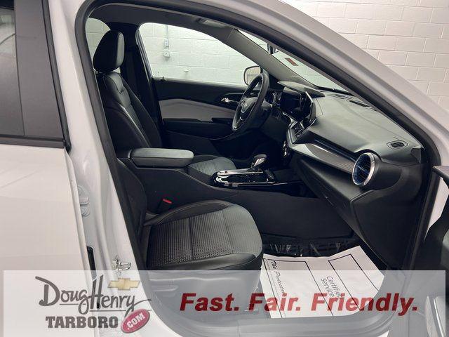 2025 Chevrolet Trax FWD LT