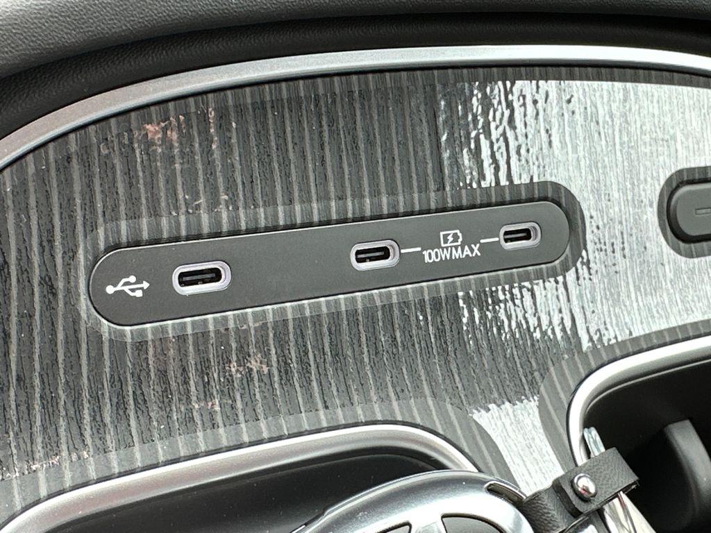 New 2026 White Hyundai Calligraphy FWD image 33