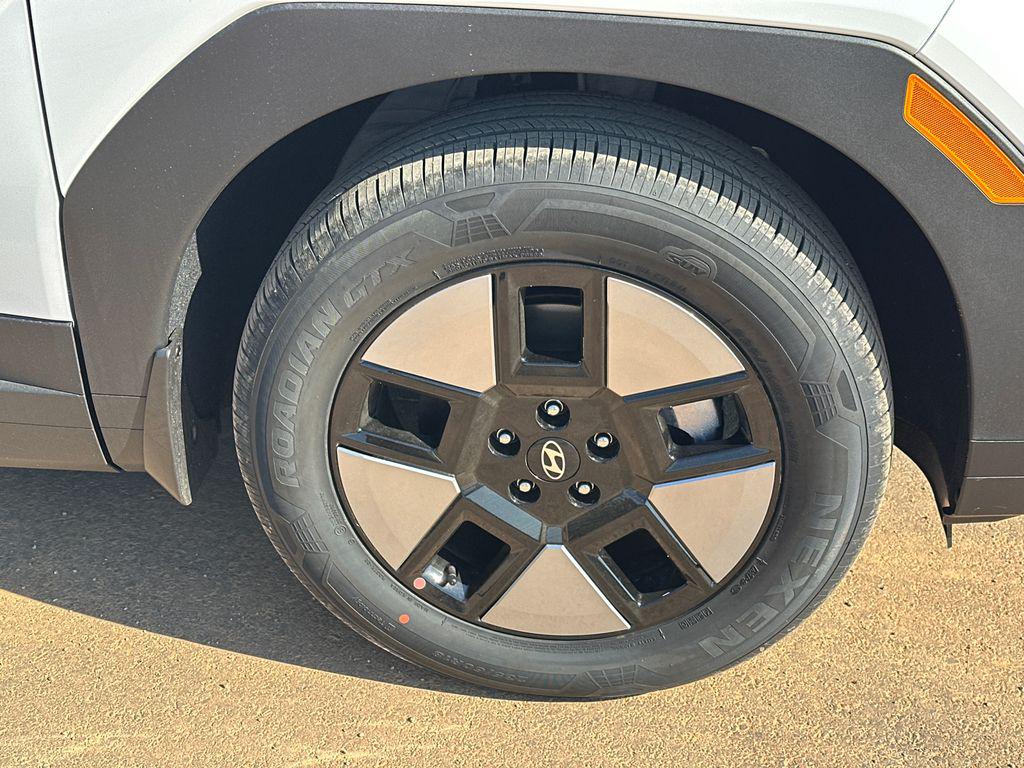 New 2026 White HYUNDAI SEL image 13