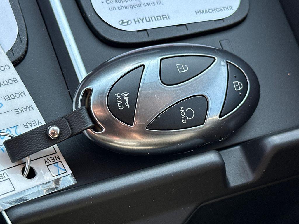 New 2026 White HYUNDAI SEL image 33