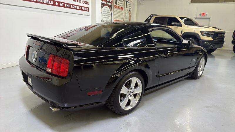2007 Ford Mustang GT Deluxe