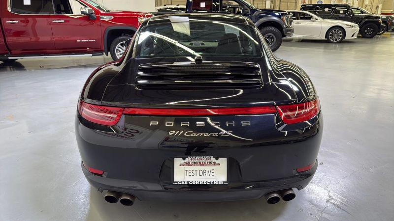 2015 Porsche 911 Carrera 4S
