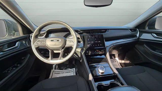 2023 Jeep Grand Cherokee Laredo 4x4
