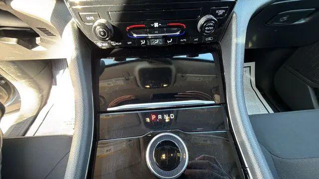 2023 Jeep Grand Cherokee Laredo 4x4