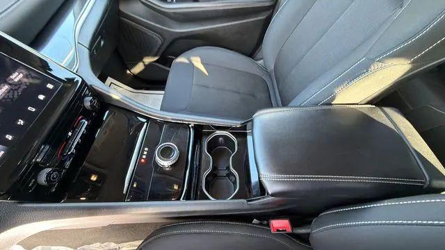 2023 Jeep Grand Cherokee Laredo 4x4
