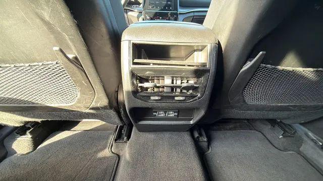 2023 Jeep Grand Cherokee Laredo 4x4