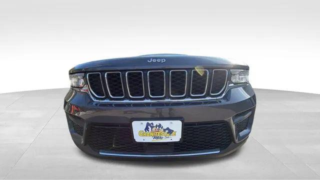 2023 Jeep Grand Cherokee Laredo 4x4