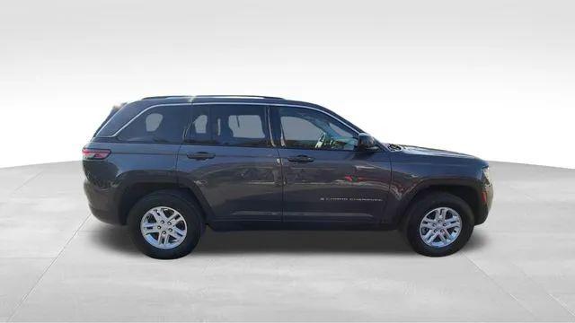 2023 Jeep Grand Cherokee Laredo 4x4