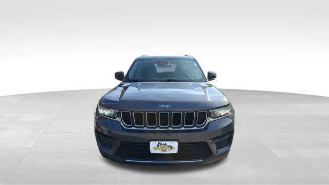 2023 Jeep Grand Cherokee Laredo 4x4
