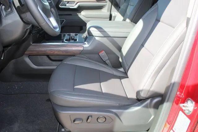 2026 GMC Sierra 2500HD Crew Cab, Standard Bed, SLT, 4WD