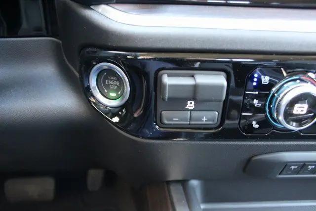 2026 GMC Sierra 2500HD Crew Cab, Standard Bed, SLT, 4WD
