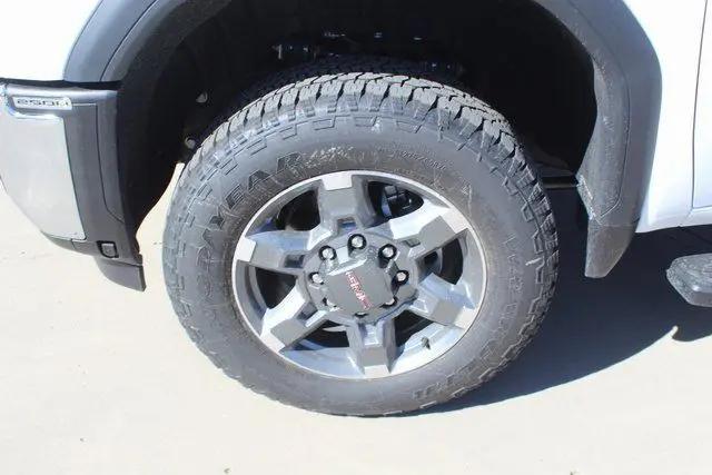 2026 GMC Sierra 2500HD Crew Cab, Standard Bed, SLT, 4WD
