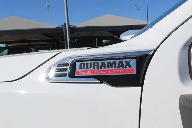 2026 GMC Sierra 2500HD Crew Cab, Standard Bed, SLT, 4WD