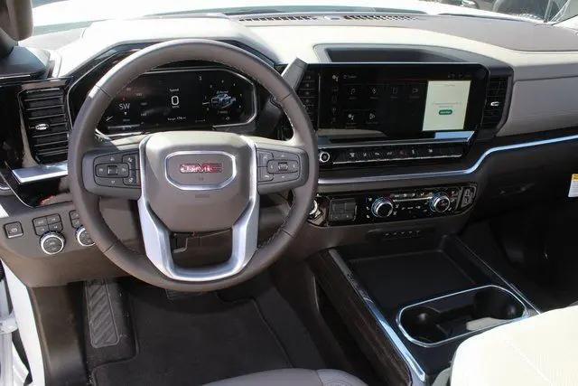 2026 GMC Sierra 2500HD Crew Cab, Standard Bed, SLT, 4WD
