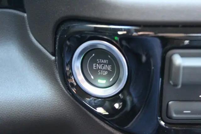 2026 GMC Sierra 2500HD Crew Cab, Standard Bed, SLT, 4WD